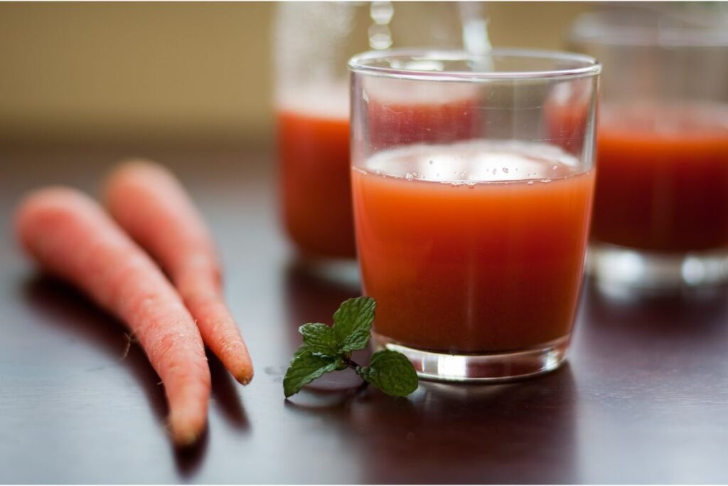 Blackcurrant and carrot juice