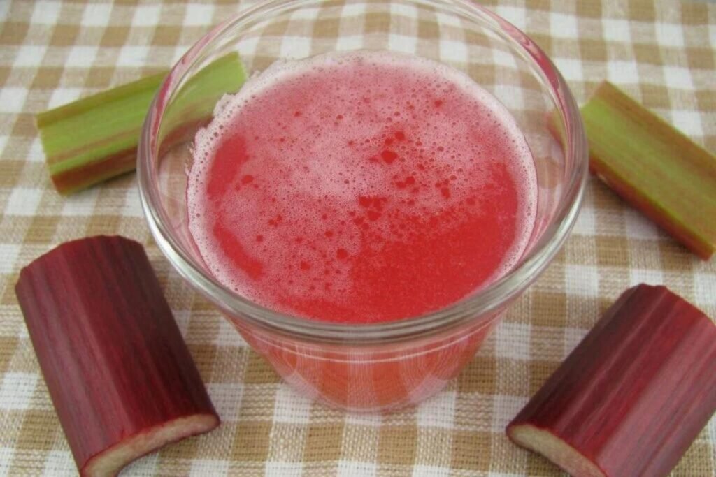 Rhubarb juice for heart