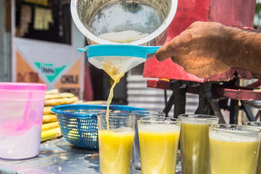 Preparing sugarcane juice 